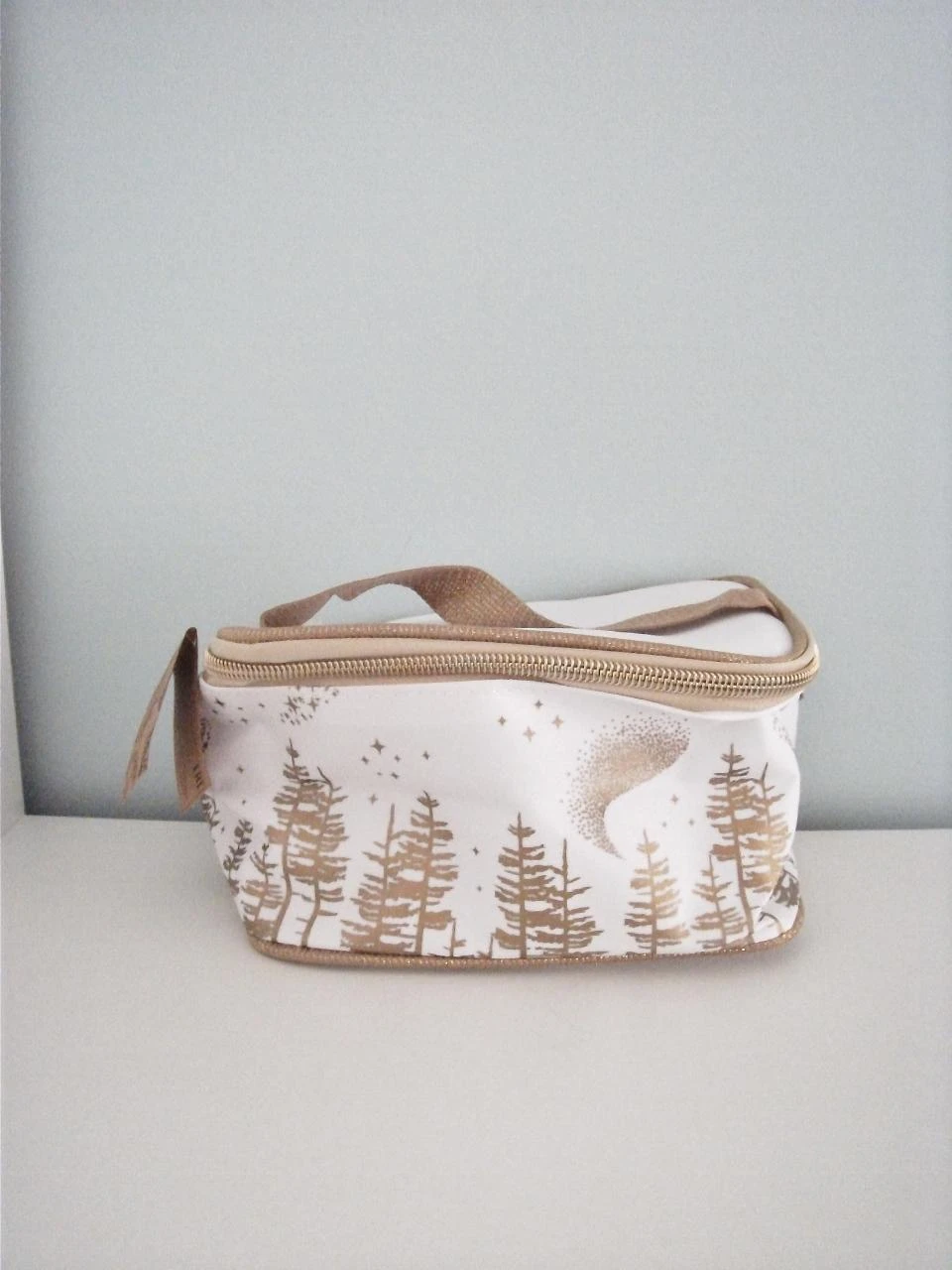Trousse de toilette blanche et dorée Yves Rocher